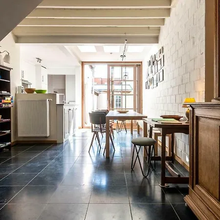 Modern Holidayhouse In Heist 펜션 *